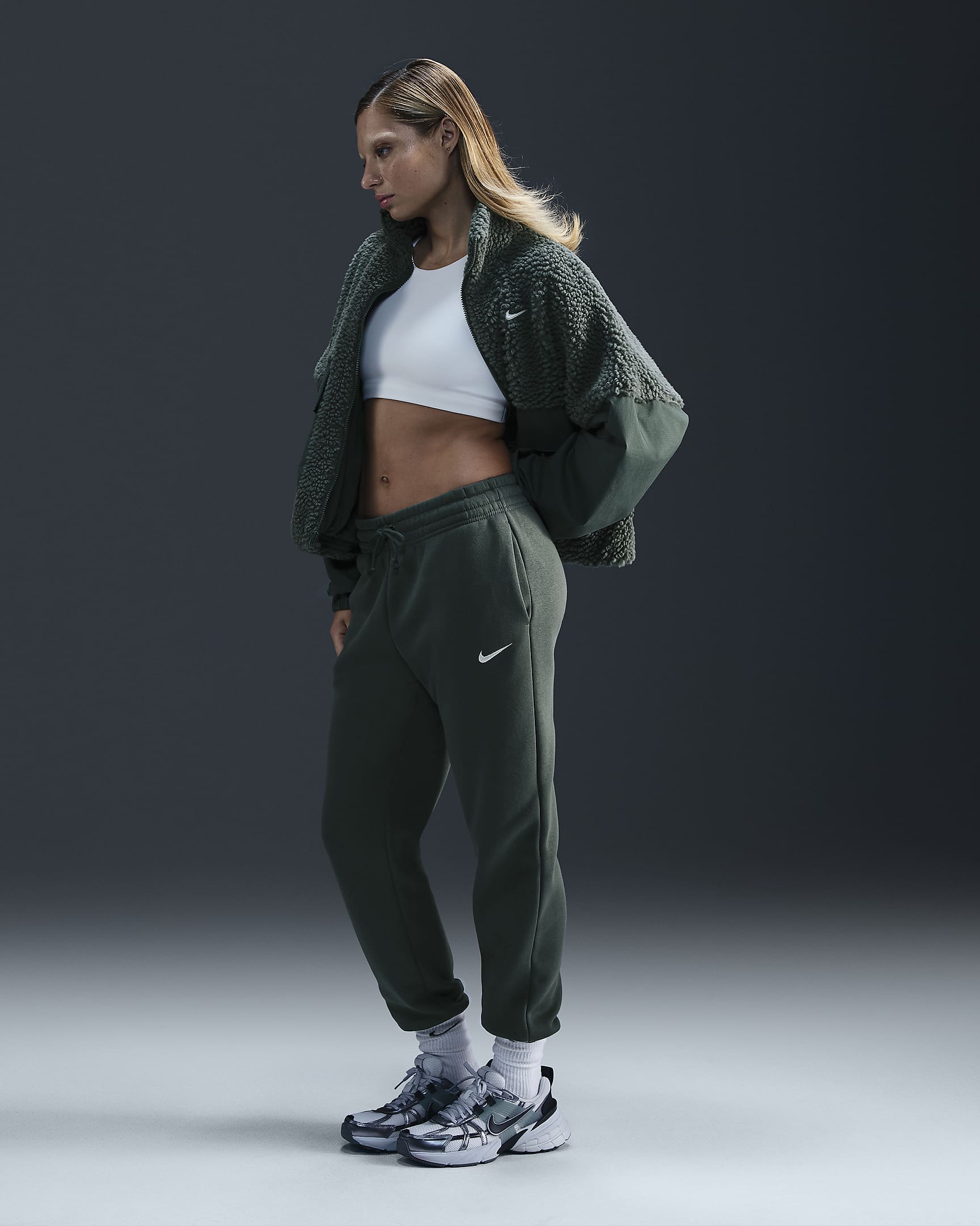 Nike Sportswear Phoenix Fleece.
